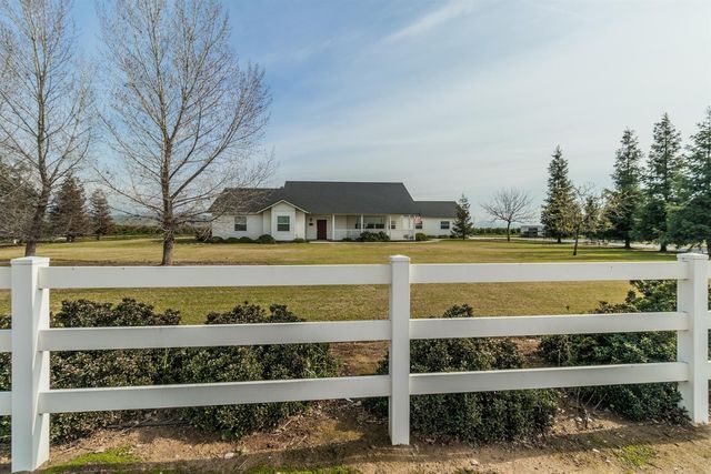 4350 Navelencia Avenue, Reedley, CA 93654