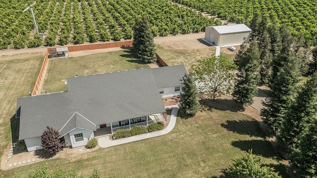 4350 Navelencia Avenue, Reedley, CA 93654
