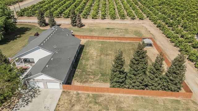 4350 Navelencia Avenue, Reedley, CA 93654