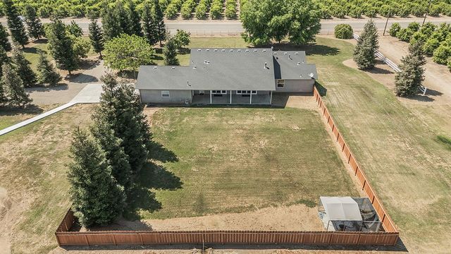 4350 Navelencia Avenue, Reedley, CA 93654