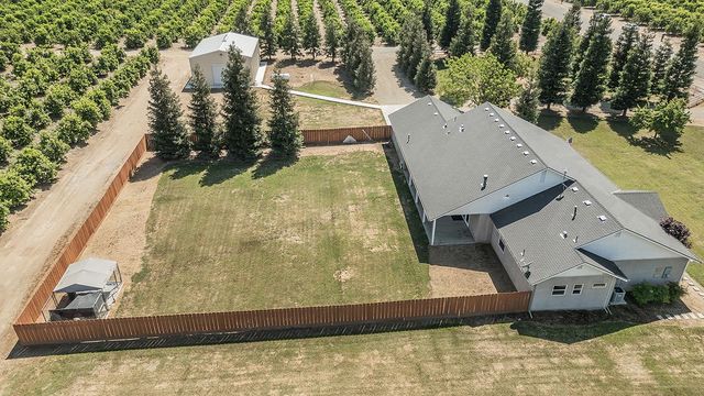 4350 Navelencia Avenue, Reedley, CA 93654