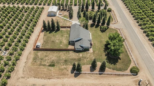 4350 Navelencia Avenue, Reedley, CA 93654