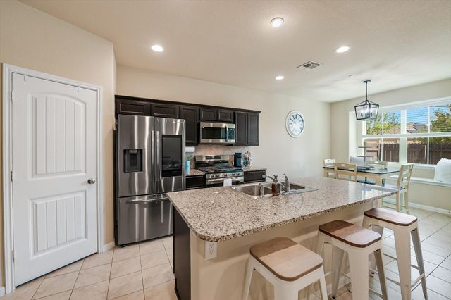 2880 Donnell DR 2502, Round Rock, TX 78664