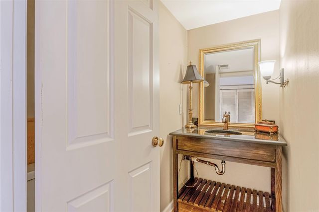 2200 Andover Ct Apt 301, Little Rock, AR 72227