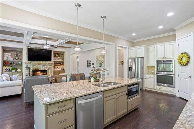 1205 Eagles Creek Court NW, Acworth, GA 30101