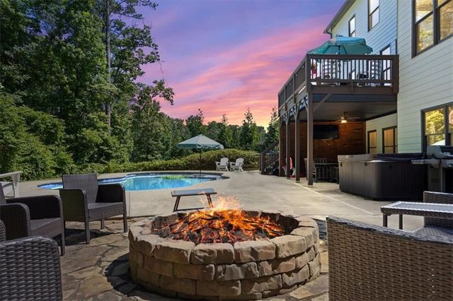 1205 Eagles Creek Court NW, Acworth, GA 30101
