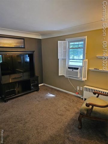 28510 Hillview Street, Roseville, MI 48066