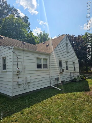 28510 Hillview Street, Roseville, MI 48066