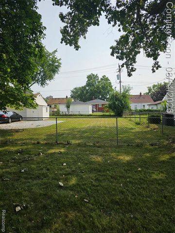 28510 Hillview Street, Roseville, MI 48066