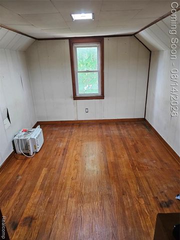 28510 Hillview Street, Roseville, MI 48066