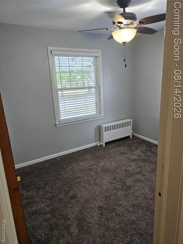 28510 Hillview Street, Roseville, MI 48066