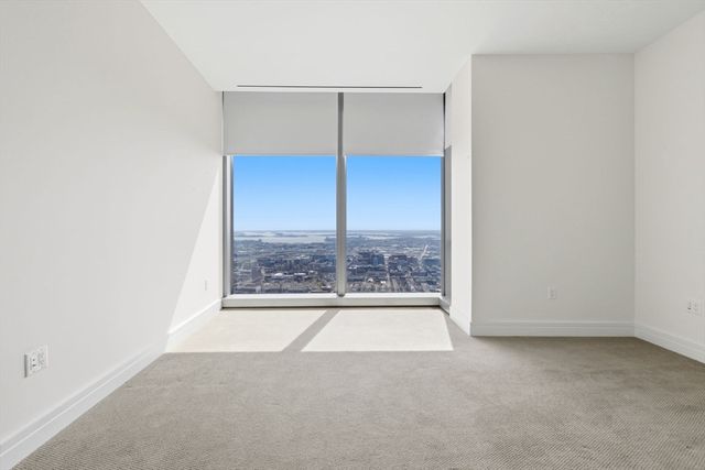 1 Dalton 5203, Boston, MA 02115