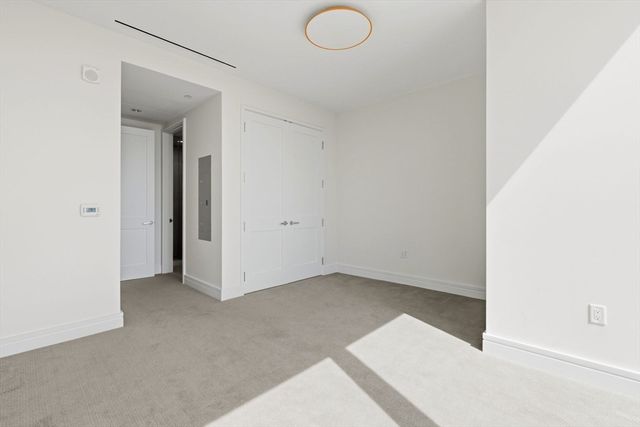 1 Dalton 5203, Boston, MA 02115