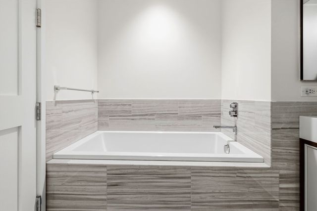 1 Dalton 5203, Boston, MA 02115