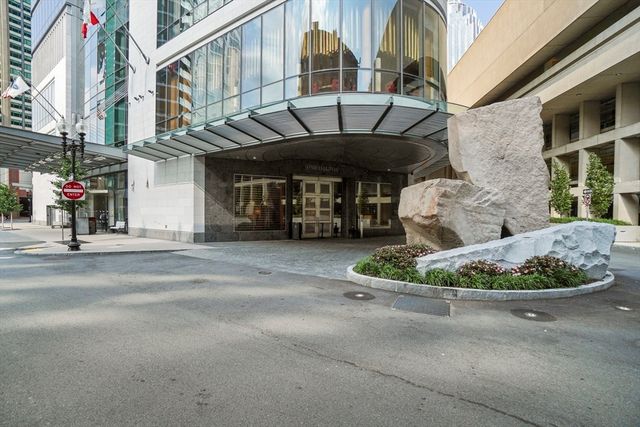 1 Dalton 5203, Boston, MA 02115