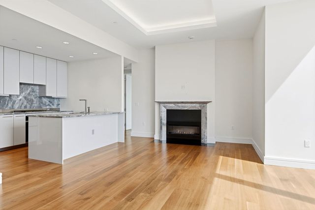 1 Dalton 5203, Boston, MA 02115