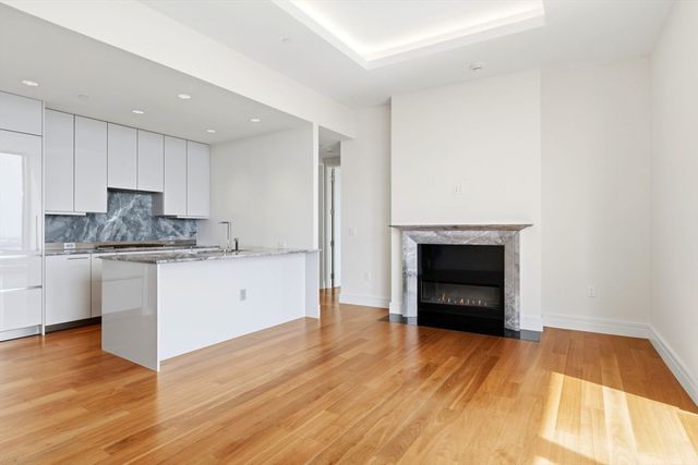 1 Dalton 5203, Boston, MA 02115