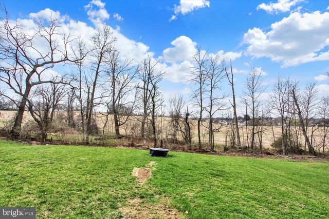 76 COOP LN, Hanover, PA 17331