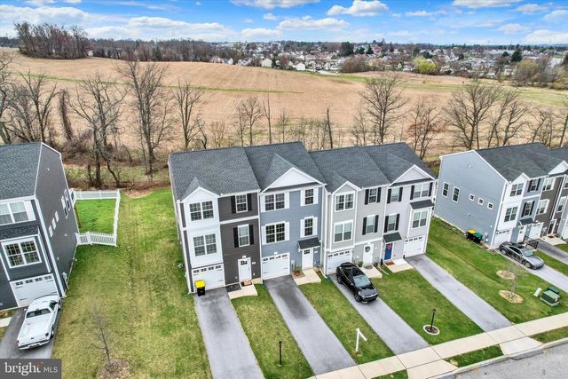 76 COOP LN, Hanover, PA 17331