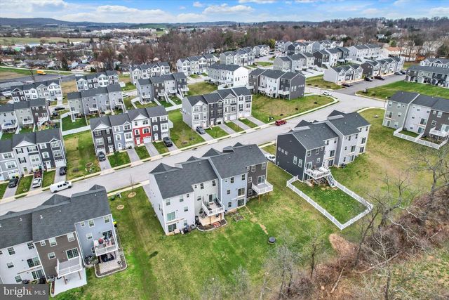 76 COOP LN, Hanover, PA 17331
