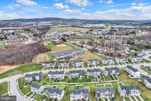 76 COOP LN, Hanover, PA 17331