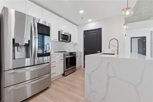 3324 Peachtree NE Road 801, Atlanta, GA 30326