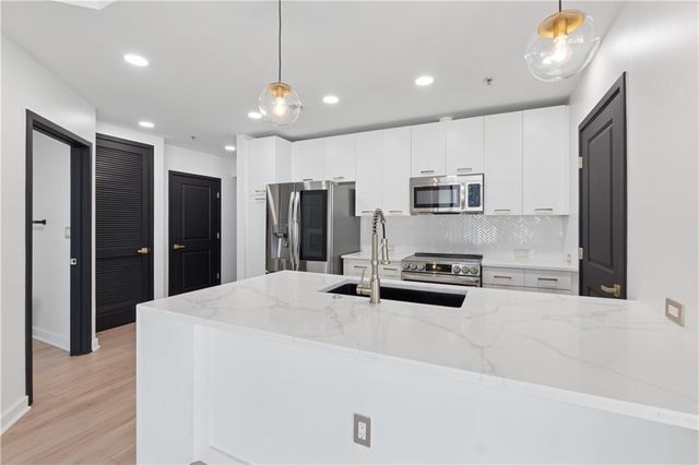 3324 Peachtree NE Road 801, Atlanta, GA 30326