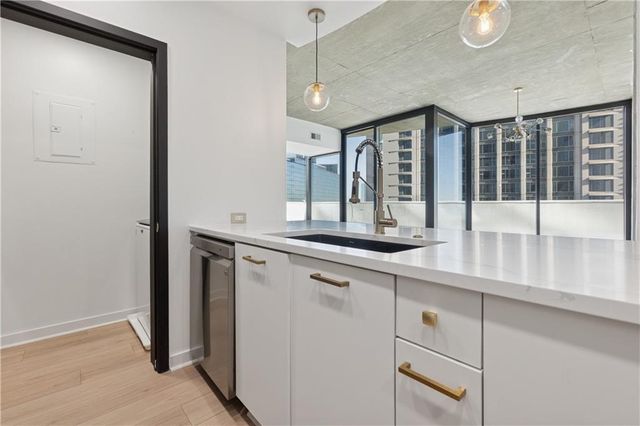 3324 Peachtree NE Road 801, Atlanta, GA 30326