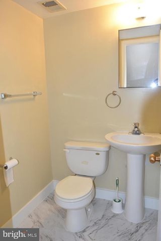 4557 KING EDWARD CT, Annandale, VA 22003