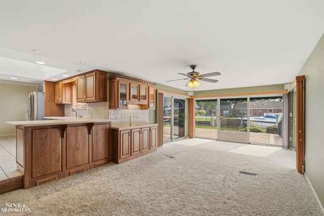 37936 Seaway Ct Court, Harrison Twp, MI 48045