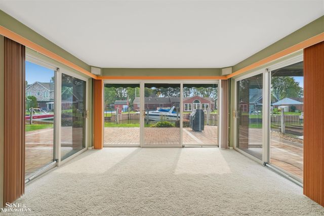 37936 Seaway Ct Court, Harrison Twp, MI 48045