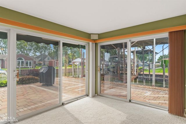37936 Seaway Ct Court, Harrison Twp, MI 48045