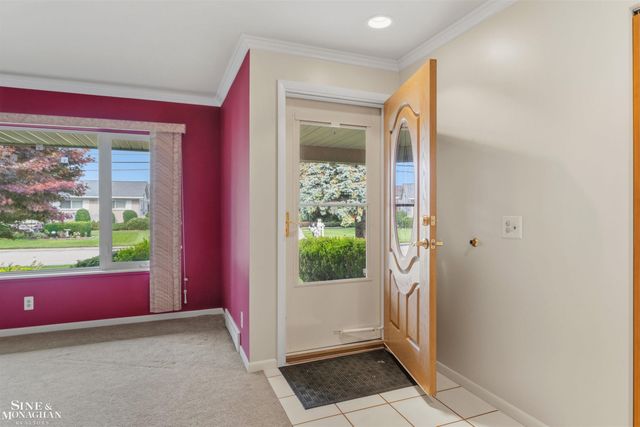 37936 Seaway Ct Court, Harrison Twp, MI 48045