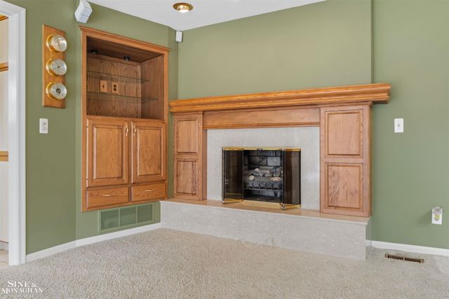 37936 Seaway Ct Court, Harrison Twp, MI 48045