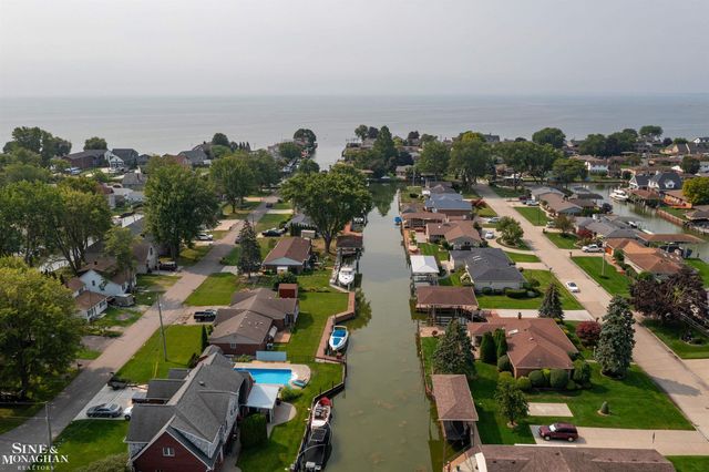 37936 Seaway Ct Court, Harrison Twp, MI 48045
