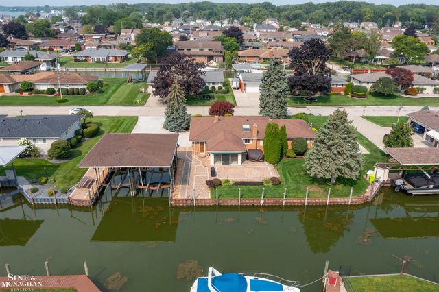 37936 Seaway Ct Court, Harrison Twp, MI 48045