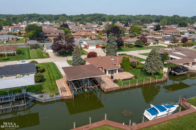 37936 Seaway Ct Court, Harrison Twp, MI 48045