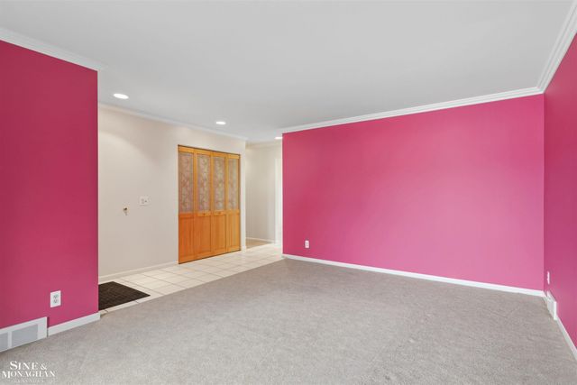 37936 Seaway Ct Court, Harrison Twp, MI 48045