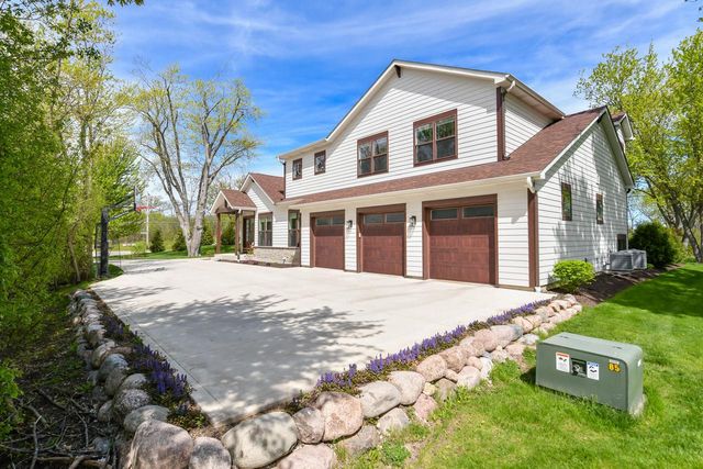 19872 79th STREET, Bristol, WI 53104