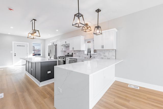 7505 S Wolcott Avenue, Chicago, IL 60620
