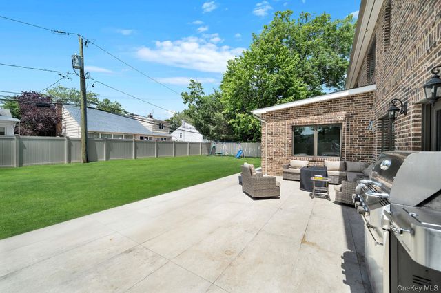 783 Oakleigh Road, North Woodmere, NY 11581