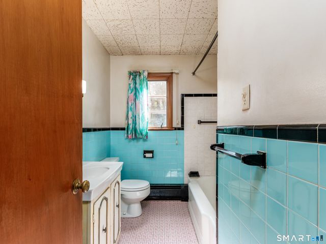 1175 South Curtis Street, Wallingford, CT 06492