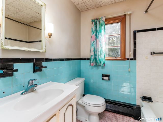 1175 South Curtis Street, Wallingford, CT 06492