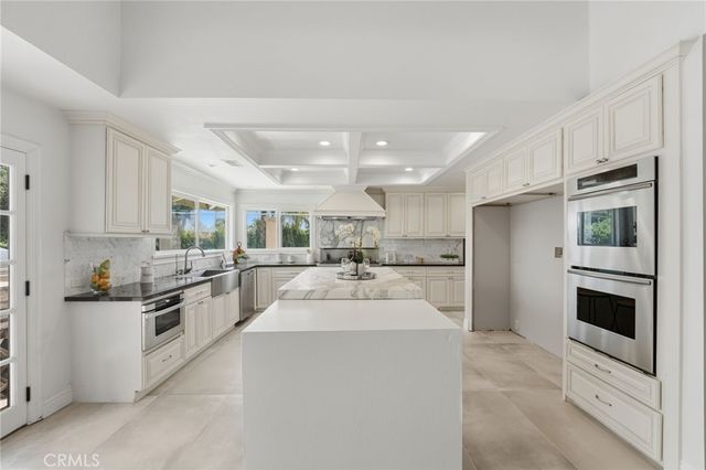 940 N Silent Ranch Drive, Glendora, CA 91741