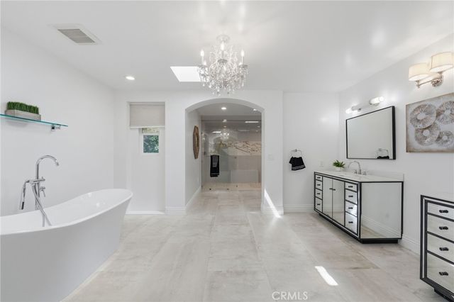 940 N Silent Ranch Drive, Glendora, CA 91741