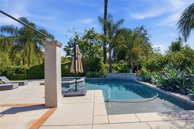 940 N Silent Ranch Drive, Glendora, CA 91741