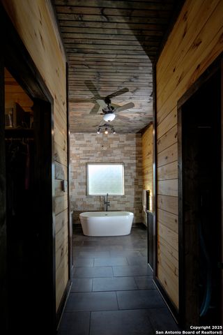 189 Scenic Sunset, Lakehills, TX 78063