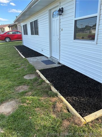 1105 Spruce Drive, Jeffersonville, IN 47130