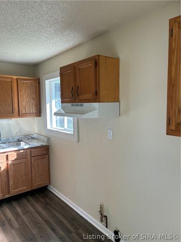 1105 Spruce Drive, Jeffersonville, IN 47130