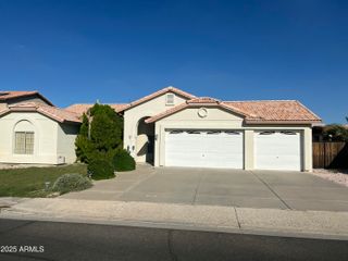 15761 N 77TH Avenue, Peoria, AZ 85382